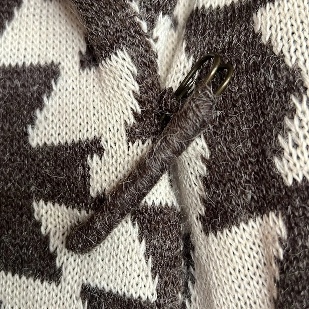 ELAN Aztec Print Hooded Cardigan - Picture 5 of 13